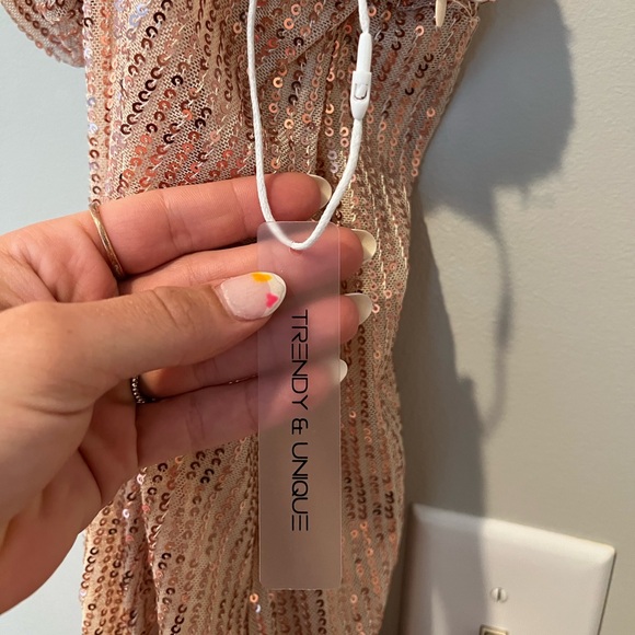 COPY - NWT Rose Gold Sequins Jumpsuit Draped Neck Size M - Picture 3 of 5